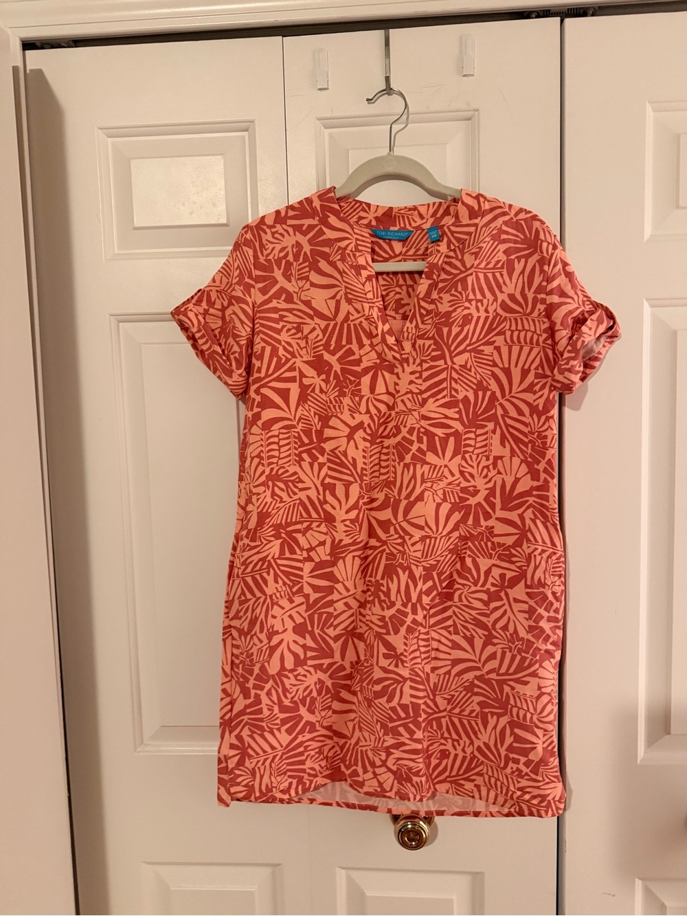 Tori Richard Coral Leaf Print Notch-Neck cotton dress